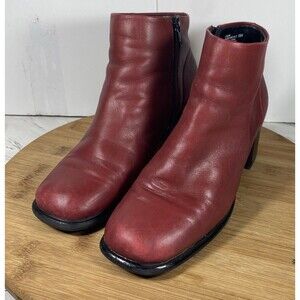 White Mountain women's red leather square-toe ankle boots Size 6M